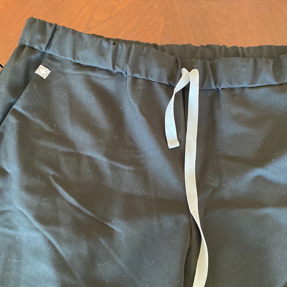 Figs black size large pant